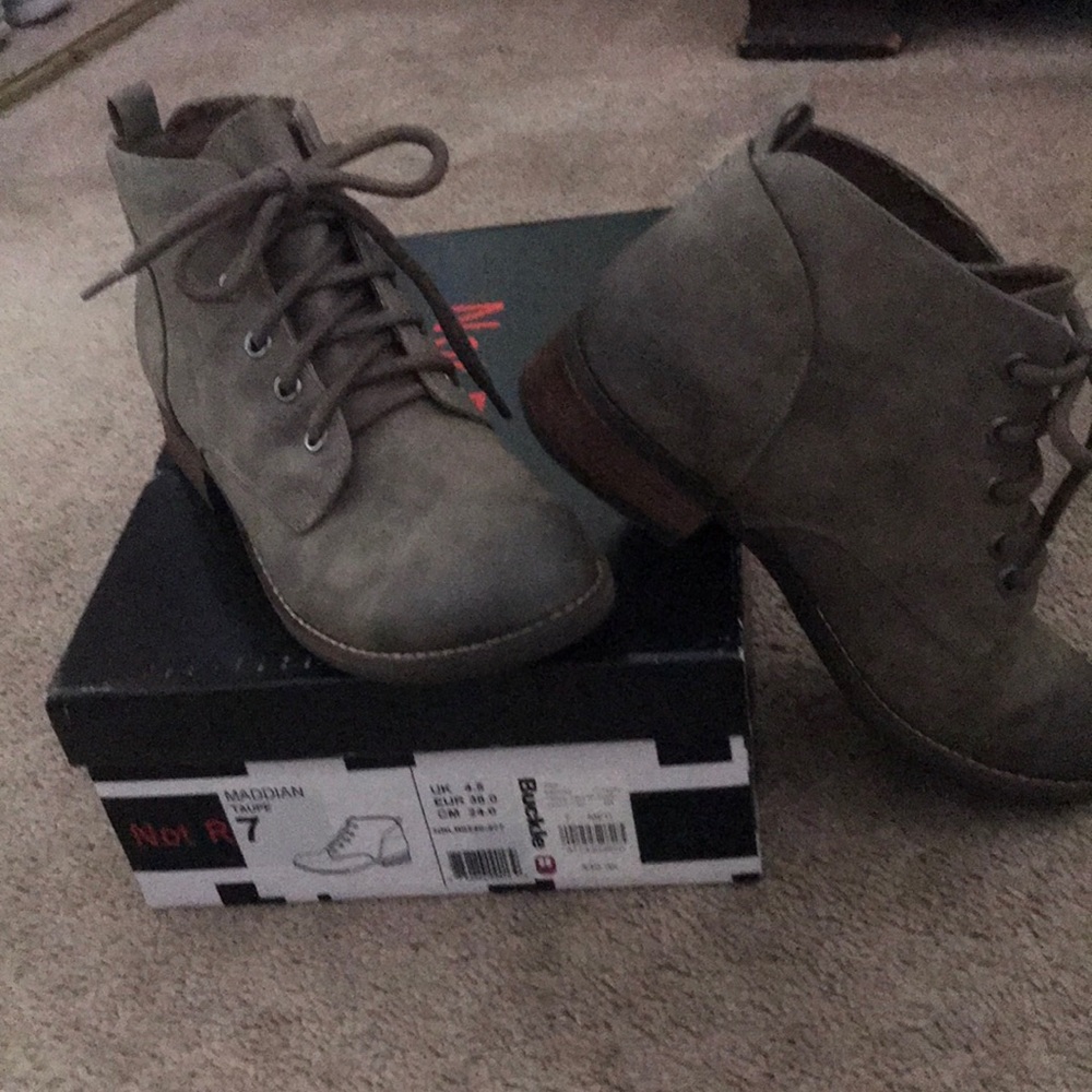 Women’s shoes Not Rated size 7